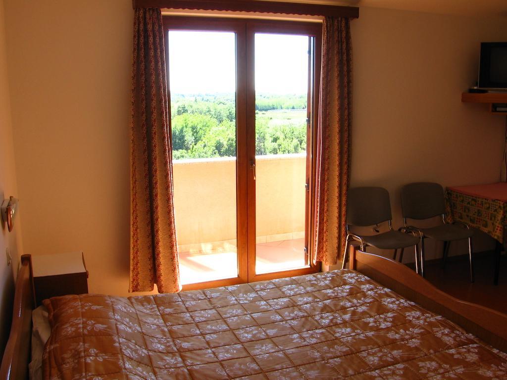 Guest House Caterina ポレッチ エクステリア 写真