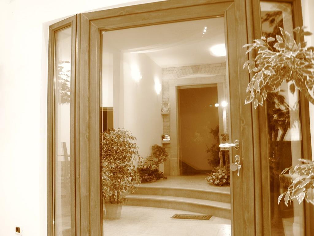 Guest House Caterina ポレッチ エクステリア 写真